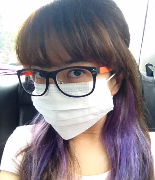 Ngày thứ 3: Tình trạng gương mặt trở nên quá tồi tệ, Juli quyết định đến salon làm đẹp để tư vấn và hỏi rõ mọi chuyện.