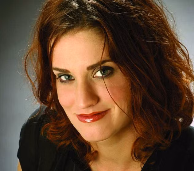 Gianna Jessen. Khi mang thai cô được 7 tháng tuổi, mẹ cô đã quyết định từ chối quyền làm mẹ, bà đã tìm đến trung tâm phá thai lớn nhất thế giới, người ta khuyên bà tiêm muối vào tử cung, nó sẽ ăn mòn dần làm thai nhi bị bỏng và chết trong vòng 24 giờ sau đó, điều kỳ diệu là Jessen vẫn còn sống, nhưng bác sĩ phá thai đã không còn làm việc, bà buộc phải sinh con. Hiện tại Jessen là một trong những diễn giả nổi tiếng.