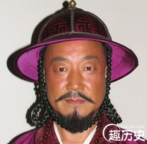 A Hợp Mã - Tham quyền tham của, toàn gia bị giết. A Hợp Mã (?-1282), là đại thần “Lý Tài” thời Nguyên Thế Tổ. Sinh ra ở vùng Hoa Lạt Tử Mô Phí Nạp Khách Thắc (nay thuộc vùng Toshkent thuộc cộng hòa Uzbekistan). Ông ta sớm đã đi theo Án Trần Na Nhan – cha ruột của hoàng hậu của Hốt Tất Liệt, sau đó làm cận thần ở cung Oát Nhĩ Đóa của Hoàng hậu Sát Tất. Năm Trung Thống thứ tư thời Nguyên Thế Tổ (năm 1263), A Hợp Mã bắt đầu bước vào chính trường, năm thứ hai đã được đặc cách đề bạt làm Trung Thư Tỉnh giải quyết chính sự, được coi như chức vụ Phụ Tể Tướng, được thăng làm Vinh Lộc Đại Phu.