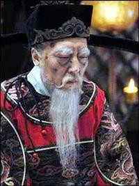 Nghiêm Tung một bước lên mây, được phong làm Sử bộ Hữu Thị Lang, không lâu sau được thăng chức làm Nam Kinh lễ Bộ thượng thư, tiếp sau đó được làm Nam Kinh sử bộ thượng thư, leo lên được chức vụ cao. Hạ Ngôn sau khi làm Đẩu Phụ Đại Thần, liền điều Nghiêm Tung về Bắc Kinh, phong làm thượng thư bộ Lễ, làm chức quan cao.