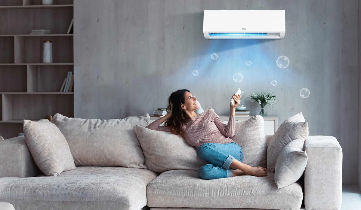 Với công nghệ kiểm soát độ ẩm vượt bậc, loại bỏ độ ẩm dư thừa giúp cho môi trường luôn đạt được mức độ lý tưởng 40% - 60%, tạo cảm giác mát lành, dễ chịu.