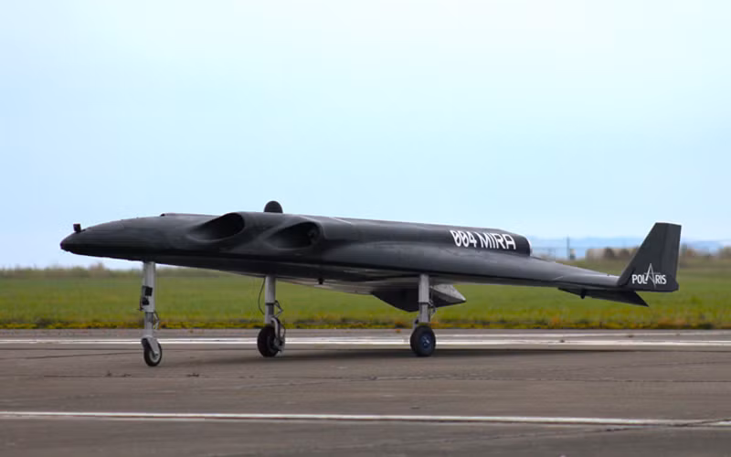 Nguyên mẫu Aurora, dài 2,5 mét, là phiên bản đơn giản hóa của MIRA aerospike lớn hơn. Không giống như MIRA, được cung cấp năng lượng bởi tua-bin phản lực chạy bằng dầu hỏa và động cơ tên lửa aerospike nhiên liệu lỏng, Aurora sử dụng bốn quạt dẫn điện để đẩy.