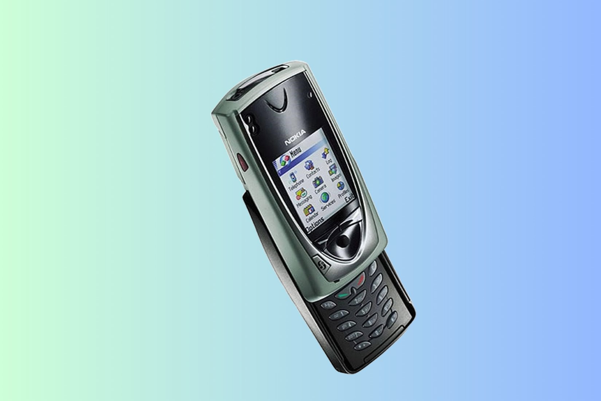 Nokia 7650, ra mắt vào năm 2002, được xem là một trong những chiếc điện thoại đầu tiên trang bị camera, đánh dấu bước ngoặt lớn trong ngành công nghiệp di động. Nokia 7650 là biểu tượng của sự đổi mới, tạo tiền đề cho những bước phát triển tiếp theo trong lĩnh vực smartphone.