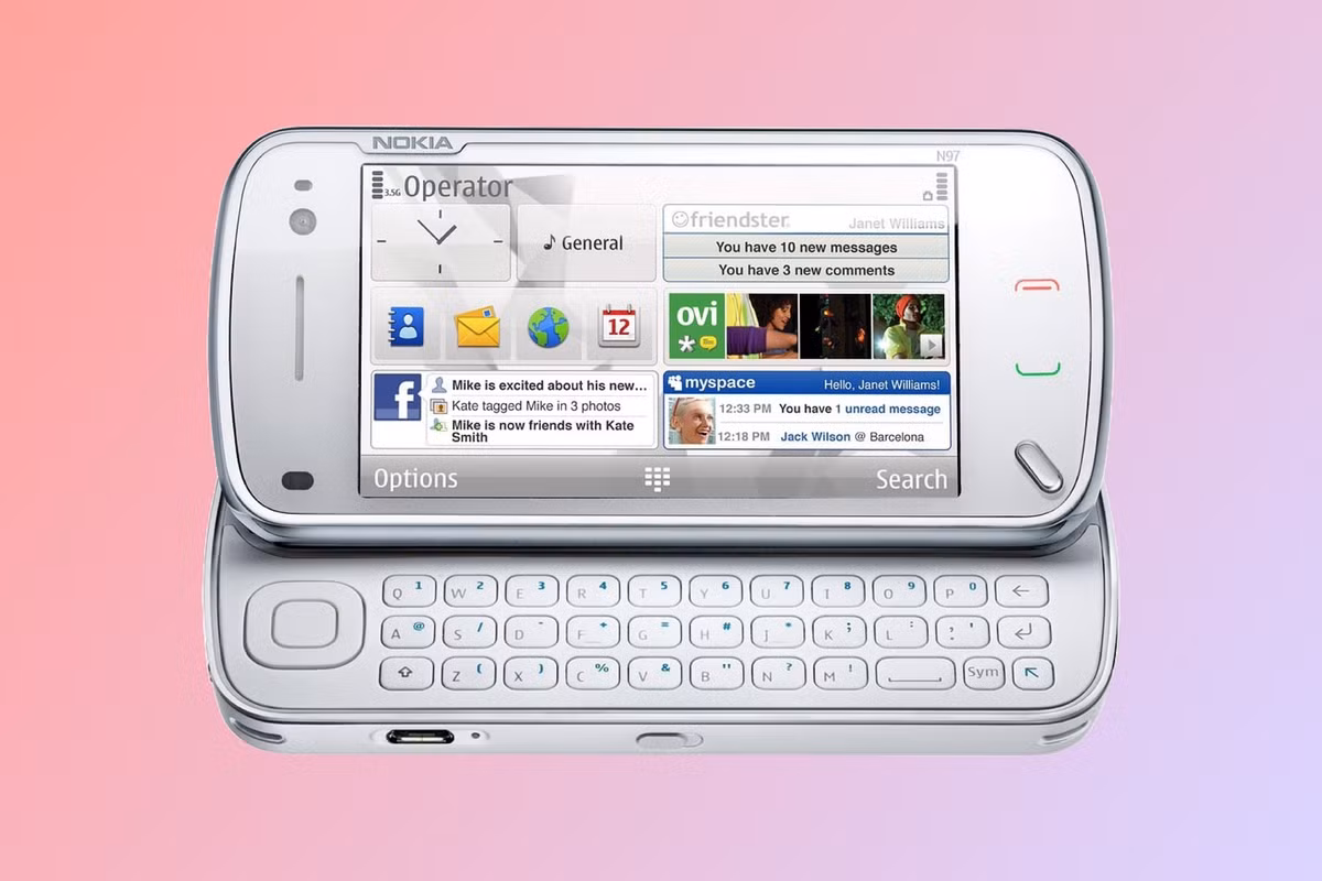 Tiếp nối sau đó 2 năm, N97 trình làng trong thời điểm iPhone và Samsung trỗi lên đe dọa mạnh mẽ vị thế của Nokia. N97 ghi dấu mạnh mẽ trong làng smartphone lúc đó với viên pin 1.500 mAh, bộ nhớ 32GB có thể mở rộng qua thẻ nhớ.