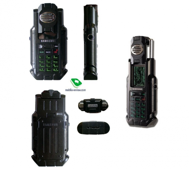 Thật khó có thể liệt kê những chiếc điện thoại kì lạ Samsung từng sản xuất mà thiết đi chiếc Samsung SPH-N270 Matrix. Trong trường hợp bạn chưa biết, chiếc máy này từng xuất hiện trong phần phim The Matrix Reloaded từng làm mưa làm gió vào năm 2003. Thực tế, một số lượng có hạn những chiếc điện thoại này cũng từng được bán ra ở Mỹ bởi nhà mạng Sprint.