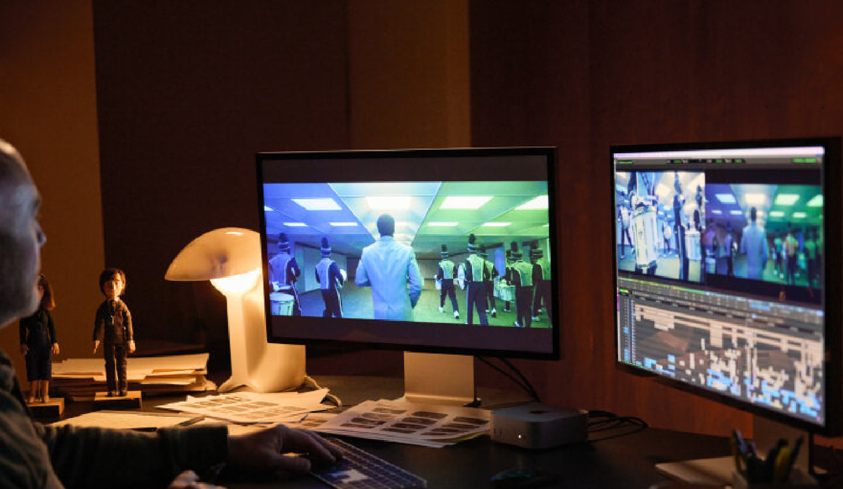  Vào thứ Tư, Apple cũng đã giới thiệu cách một trong những biên tập viên của chương trình, Geoffrey Richman, sử dụng iMac, Mac mini và MacBook Pro để làm việc cho loạt phim, cho dù đang ở bên ngoài, ở nhà hay đang di chuyển.