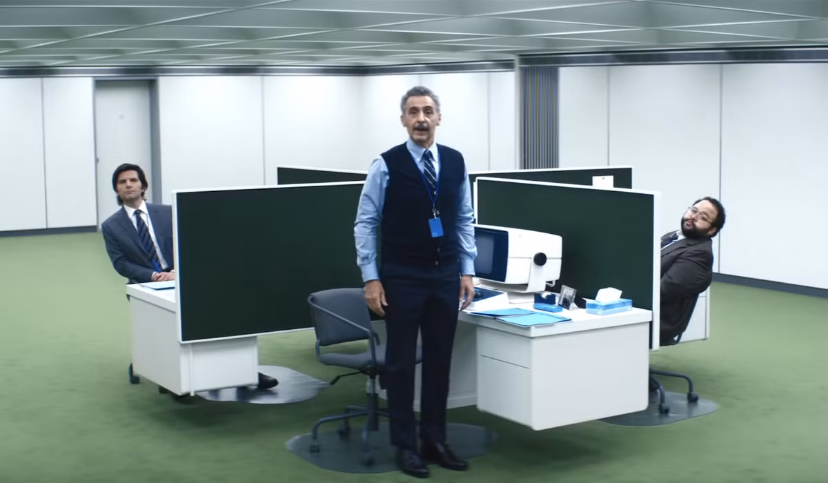 Chiếc máy tính Lumon Terminal Pro là thiết bị thường xuyên xuất hiện ở Công ty công nghệ sinh học Lumon Industries, bối cảnh chính của bộ phim.