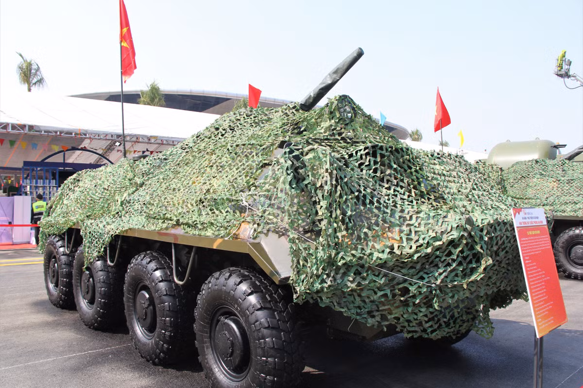  Xe thiết giáp chở quân BTR-60BP có trong biên chế Bộ chỉ huy Quân sự thành phố Đà Nẵng. 