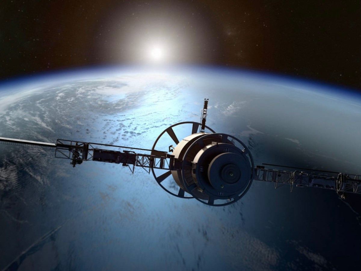 Vệ tinh này có thể liên tục giám sát khu vực Châu Á - Thái Bình Dương từ độ cao 36.000km (22.370 dặm), cao hơn nhiều so với các vệ tinh radar cảm biến từ xa của Hoa Kỳ được định vị trên quỹ đạo Trái Đất thấp.