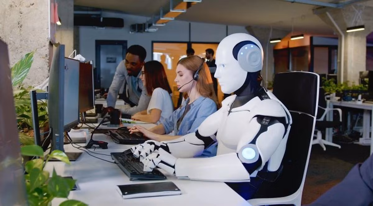 Theo dự báo của Diễn đàn Kinh tế Thế giới, dù AI có thể làm biến mất hơn 80 triệu việc làm vào năm 2027 nhưng đồng thời nó cũng tạo ra 69 triệu cơ hội mới. Điều này cho thấy giá trị bền vững của những công việc đòi hỏi sự sáng tạo, trí tuệ cảm xúc và khả năng thích ứng.