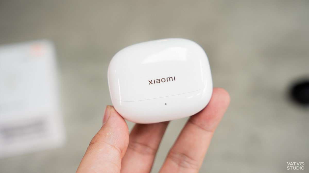 Khả năng hoàn thiện của tai nghe rất tốt, hộp sạc có cấu tạo chỉn chu, các chi tiết phía trong cũng được xử lý rất tỉ mỉ, chỉn chu. Ảnh: VVS