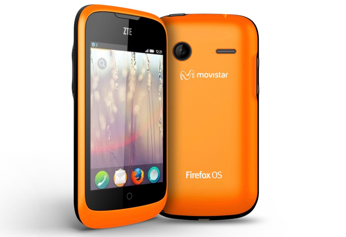 ZTE Open – chiếc điện thoại thương mại đầu tiên chạy hệ điều hành Firefox OS với kỳ vọng cạnh tranh với iOS và Android. Tuy nhiên, việc sở hữu cấu hình hết sức "cùi bắp" cùng màn hình nhỏ thó và kho ứng dụng nghèo nàn khiến cho Mozilla gặp thất bại nặng nề và từ bỏ luôn mảng hệ điều hành di động.