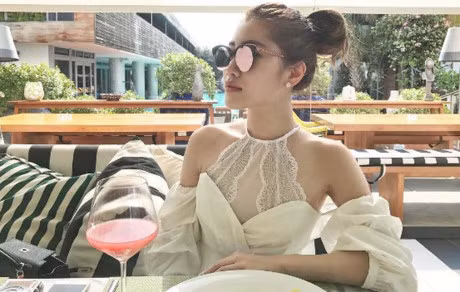 Sinh ra trong gia đình giàu có là thế nhưng Chryseis không chịu an phận.