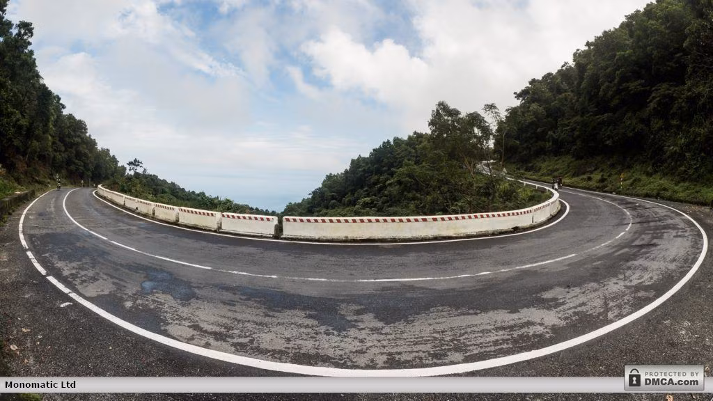 Một số hình ảnh khác do nữ phượt thủ Mỹ chụp trên đèo Hải Vân. Ảnh: Gomandrake.co.uk.