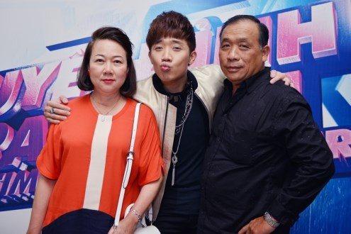 Trấn Thành được tiếng là người con hiếu thảo. Theo chia sẻ của một số đồng nghiệp nghệ sĩ, anh luôn dành sự quan tâm lớn nhất cho gia đình.