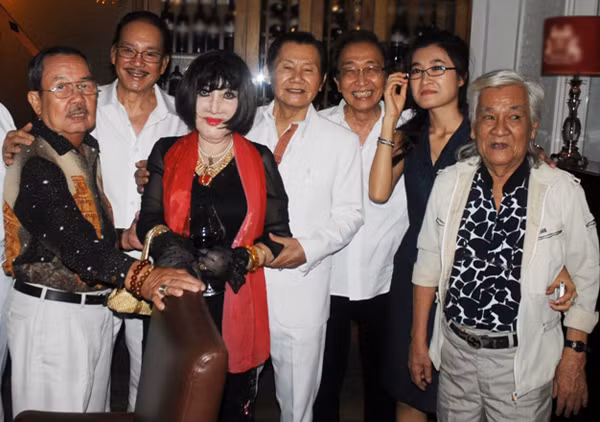 Đã từ rất lâu, Thẩm Thúy Hằng rút lui phía sau hậu trường và hạn chế xuất hiện bởi nhan sắc tuột dốc không phanh.