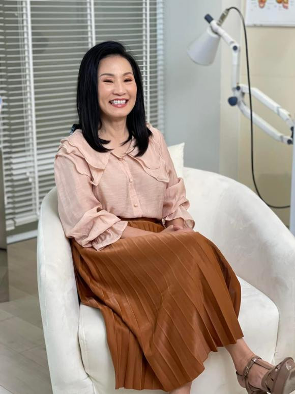 Hồng Đào gây mê với nhan sắc trẻ trung thăng hạng ở ngưỡng U60 ảnh 4