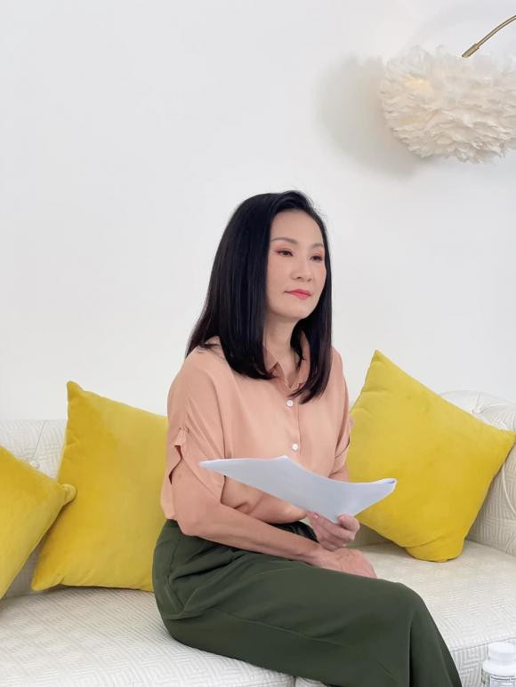 Hồng Đào gây mê với nhan sắc trẻ trung thăng hạng ở ngưỡng U60 ảnh 6