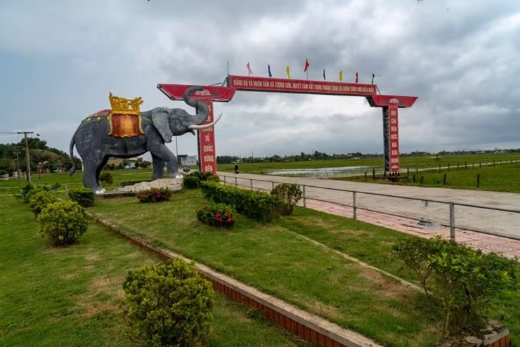 Ngoi lang Viet Nam truoc ngheo doi, nay thu nhap tang gan 8 lan-Hinh-8