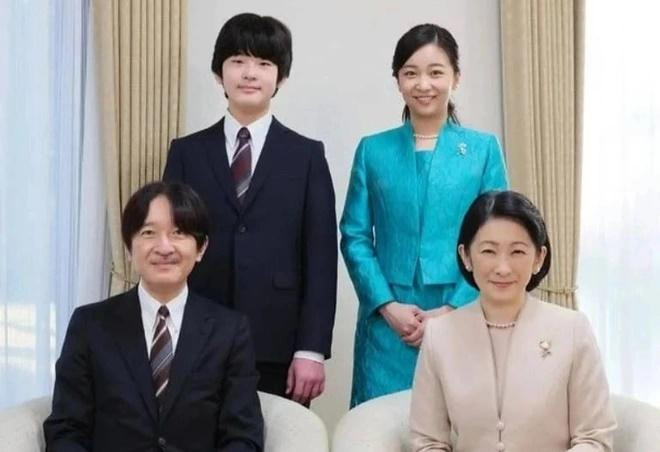 Cuoc song Hoang gia Nhat Ban khi cuu cong chua Mako sang My