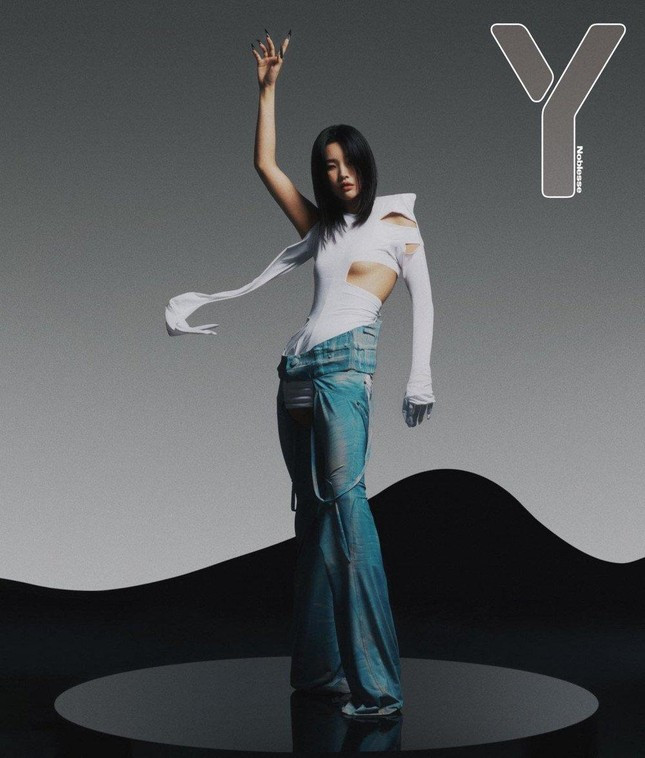 Nu idol K-Pop bi ‘nem da’ vi mac quan khong day phan cam-Hinh-2