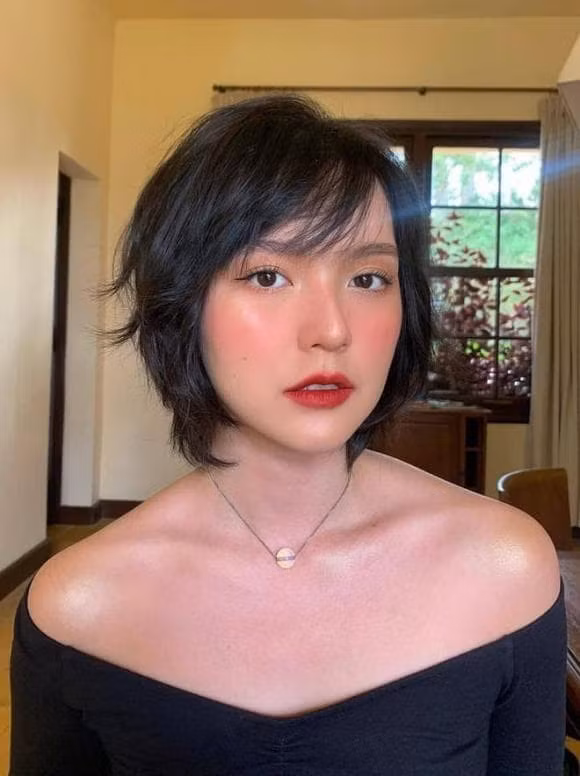 Hai Tu khoe loat anh xinh tuoi cung style thoi thuong-Hinh-5