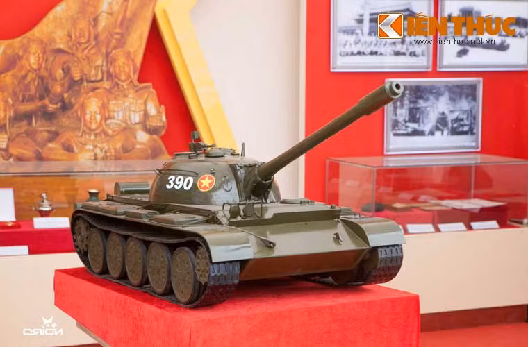 Mô hình xe tăng chiến đấu chủ lực T-54 của Việt Nam.