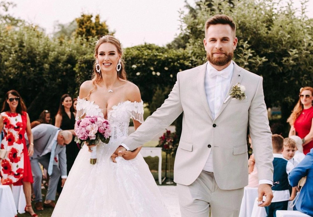 Giữa năm 2019, Rajek kết hôn với Viktor Rajek (36 tuổi), VĐV môn xe trượt lòng máng từng tham dự Thế vận hội Mùa đông năm 2006. Cả hai bắt đầu hẹn hò từ năm 2017 và là một trong những cặp đôi nhận được nhiều sự quan tâm trong làng thể thao Slovakia.