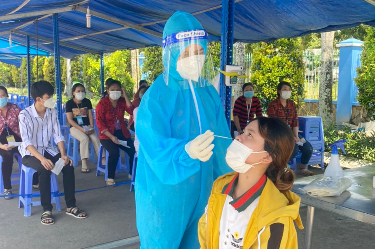 Mien Tay siet chat dan cac hoat dong dong nguoi