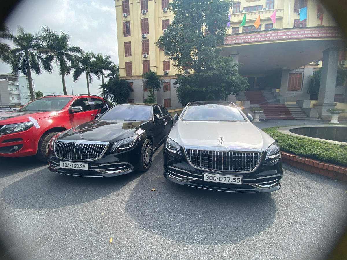 Pha duong day danh bac 14.000 ty, tam giu 2 xe sang Mercedes Maybach-Hinh-2