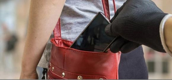 Ban bi mat dien thoai iPhone, day la cach tim lai trong nhay mat