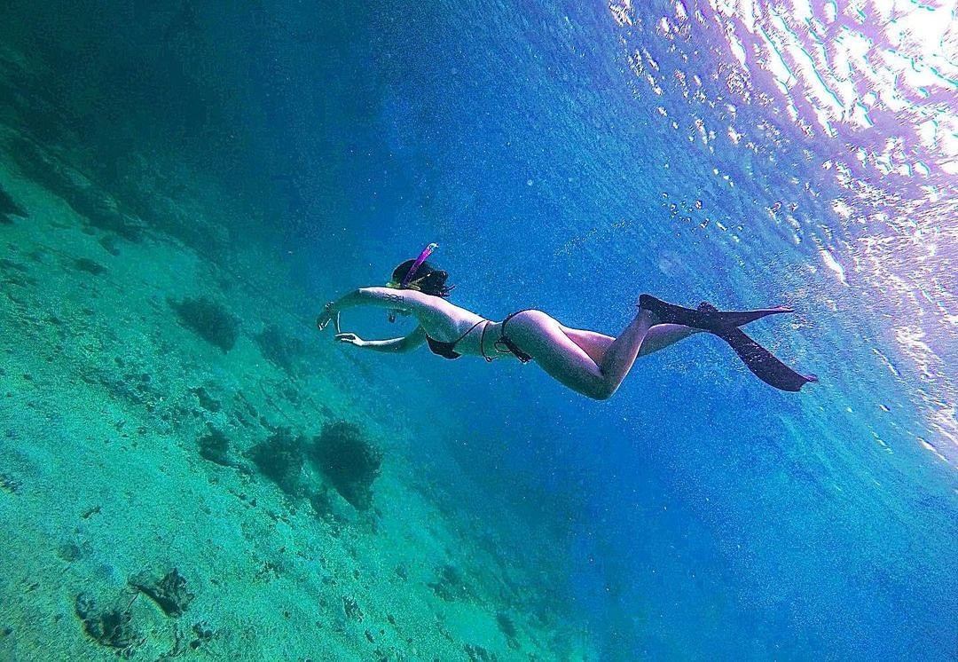 Ngoài ra, trên đảo còn có dịch vụ lặn ngắm san hô. Du khách ưa khám phá không nên bỏ lỡ cơ hội đắm chìm trong làn nước biển trong xanh và ngắm nhìn rạn san hô tuyệt đẹp. Ảnh: chuyencuaami_