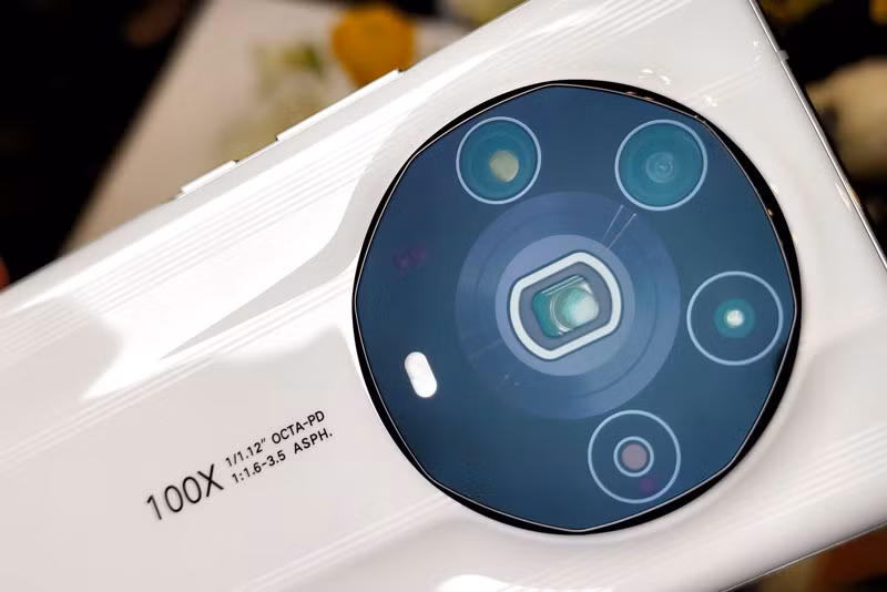 4. Honor Magic4 Ultimate (147 điểm).