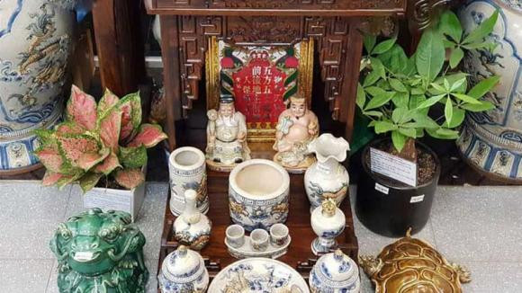 Dat 3 hay 5 ly nuoc tren ban tho de hut tai loc?-Hinh-3