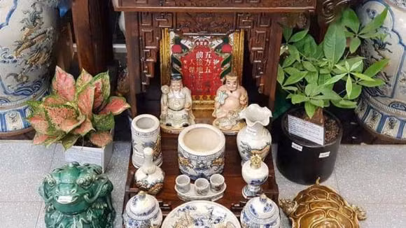 Dat 3 hay 5 ly nuoc tren ban tho de hut tai loc?-Hinh-3