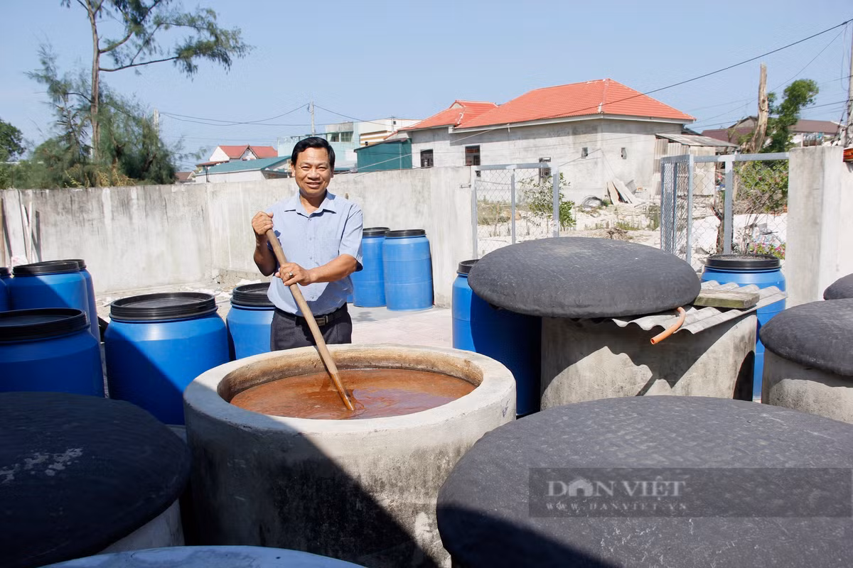 Vo chong nong dan Quang Tri thu nhap hon nua ty nho lam nuoc mam