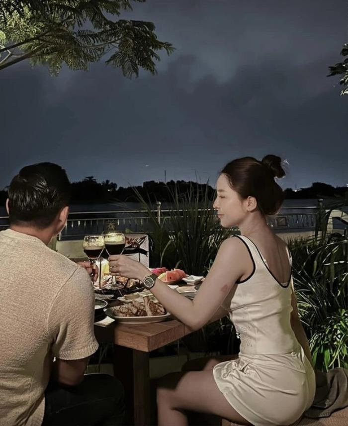 Tram Anh khoe anh nguoi thuong, bi binh luan phan cam vi qua khu-Hinh-2