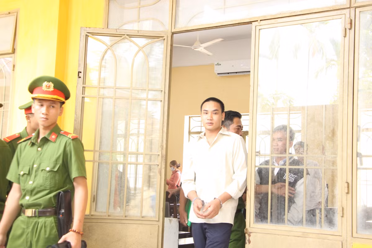 Khuyên hàng xóm nhậu ít, người đàn ông bị đâm chết Khuyen hang xom nhau it, nguoi dan ong bi dam chet