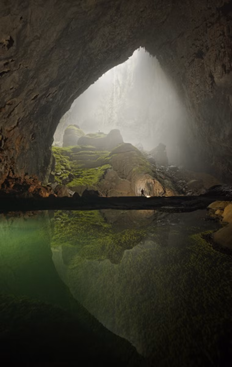 Dòng sông khổng lồ nằm sâu bên trong hang Sơn Đoòng.