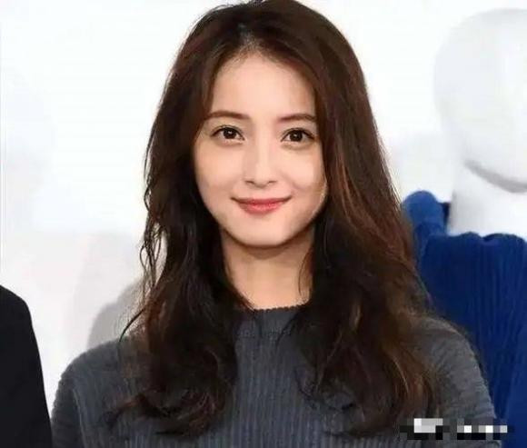 Phụ nữ có 3 ngoại hình này đàn ông sẽ kiếm được tiền - Hình 3 Phu nu co 3 ngoai hinh nay dan ong se kiem duoc tien-Hinh-3