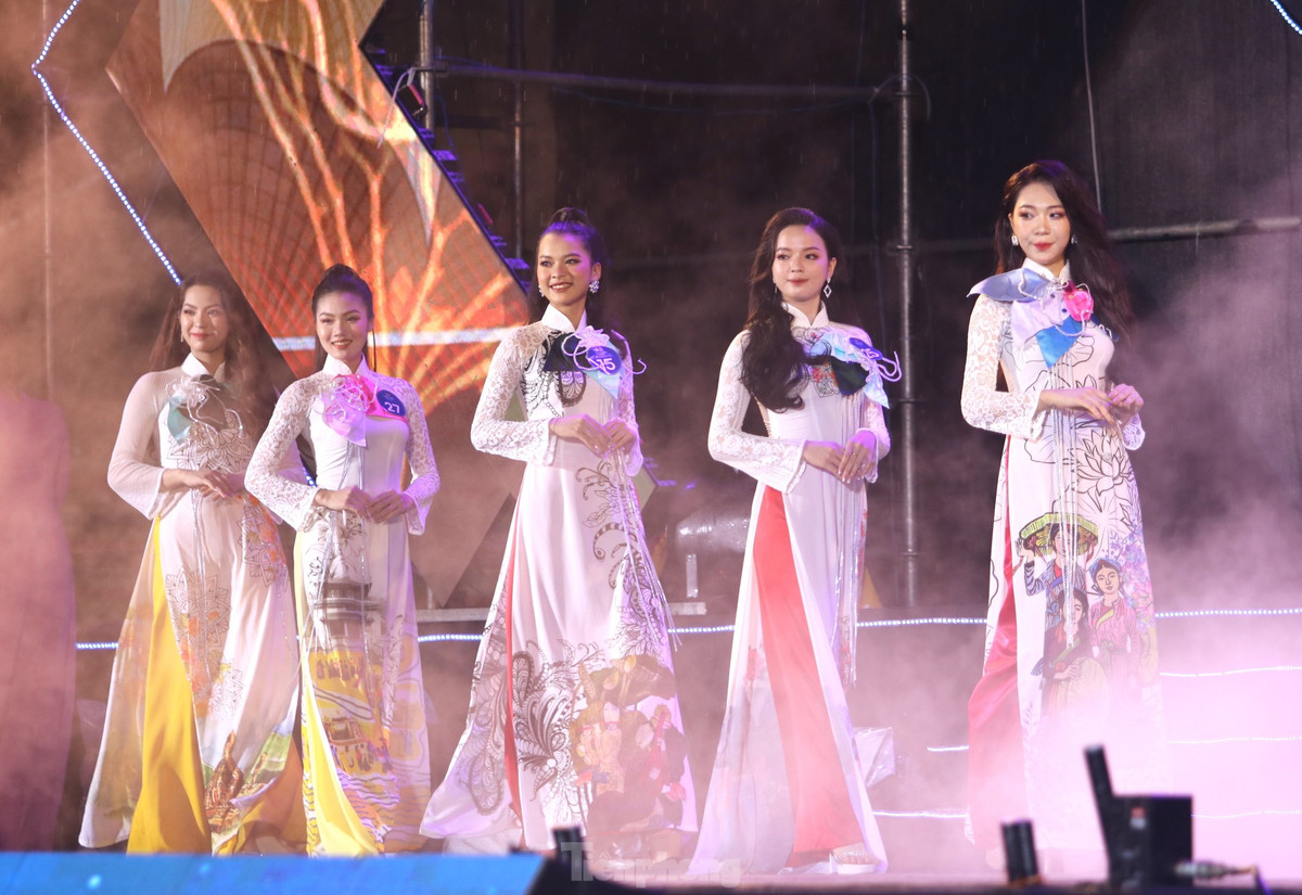 Từ khi phát động, Ban tổ chức đã nhận được 180 hồ sơ đăng ký tham gia. Trải qua các vòng thi sơ khảo, Ban tổ chức đã lựa chọn 52 thí bước tới Vòng chung khảo với ba nội dung thi: Kiểm tra nhân trắc học, catwalk và ứng xử. Sau vòng chung khảo, ban tổ chức đã tìm ra 19 thí sinh xuất sắc để bước tiếp vào vòng Chung kết.