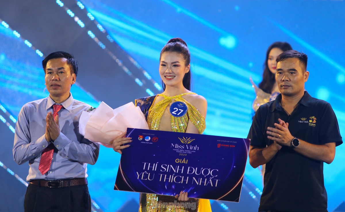 Ngoài 3 giải trên, Ban tổ chức cũng tiến hành trao 7 giải thưởng cho 7 thí sinh xuất sắc khác trong đêm chung kết gồm: Người đẹp nhân ái, giải Triển vọng, giải thí sinh được yêu thích nhất, giải thí sinh mặc Dạ hội đẹp nhất, giải Người đẹp áo dài, giải Best catwalk, giải Người đẹp khả ái (Gương mặt có điểm nhân trắc học cao nhất). Phần thưởng của mỗi giải trị giá 3 triệu đồng.