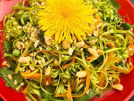 Loại cỏ dại vua giải nhiệt, bổ mắt, chế biến ăn rất ngon - Hình 3 Loai co dai vua giai nhiet, bo mat, che bien an rat ngon-Hinh-3