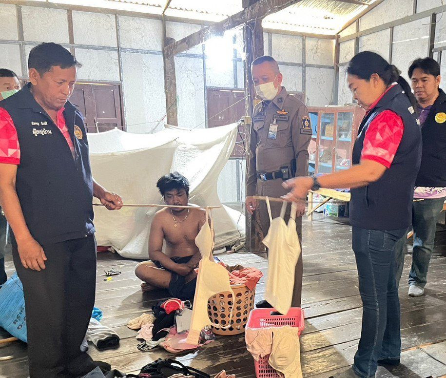 Canh sat Thai Lan bat giu ga dan ong chuyen trom do lot-Hinh-2