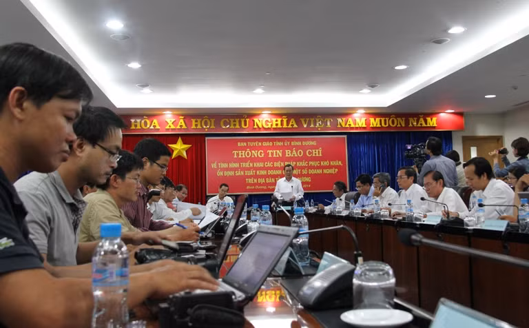 Ban tuyên giáo Tỉnh ủy, UBND tỉnh Bình Dương... thông tin tình hình triển khai các biện pháp ổn định, duy trì sản xuất tại các doanh nghiệp trên địa bàn.