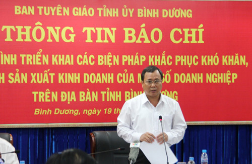 Phó chủ tịch UBND tỉnh Bình Dương khẳng định: "UBND tỉnh sẽ có nhiều giải pháp cụ thể để quyết tâm khôi phục lại lòng tin của các nhà đầu tư...".
