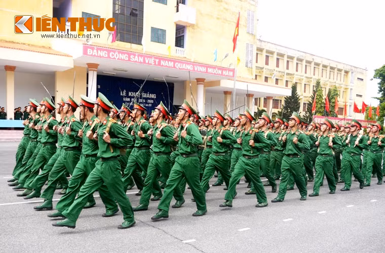 Kết thúc năm học, đã hoàn thành chương trình đào tạo cho 12 đối tượng với 1.376 học viên. Tổ chức đào tạo nghề, giảng dạy, cấp chứng chỉ giáo dục QP-AN cho 2.222 sinh viên. Tổ chức thi tốt nghiệp quốc gia, tốt nghiệp cuối khoá cho 581 học viên, sinh viên.