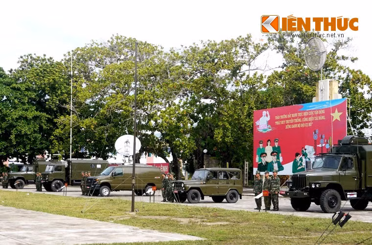 Ngày 11/9, Trường Sĩ quan Thông tin - Trường Đại học Thông tin liên lạc đã long trọng tổ chức Lễ khai giảng năm học 2014-2015. Đây là năm đầu tiên Nhà trường xây dựng và triển khai Chiến lược phát triển Trường Đại học Thông tin liên lạc giai đoạn 2013 - 2020 tầm nhìn đến năm 2030.