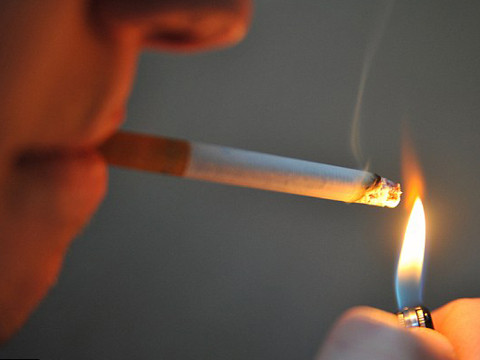 Khói thuốc gây tổn thương cấu trúc DNA trong cơ thể người.