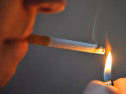 Khói thuốc gây tổn thương cấu trúc DNA trong cơ thể người.